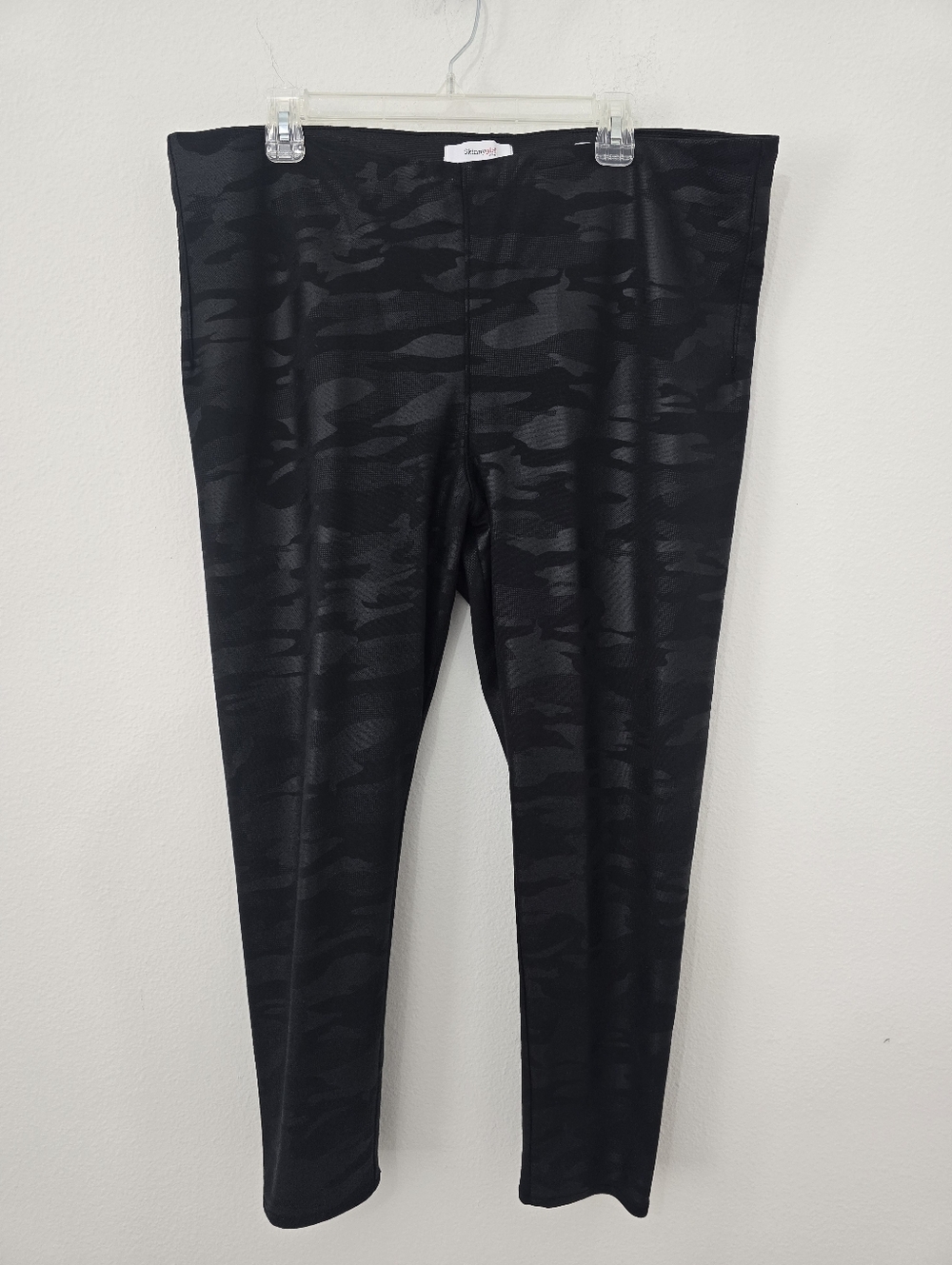 Skinnygirl Bailey Black Metallic Camo Jeggings